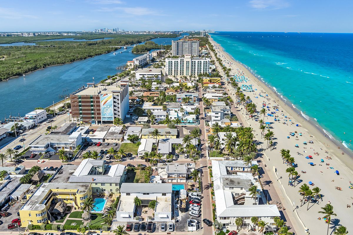 The strip between the Intracoastal and the Atlantic