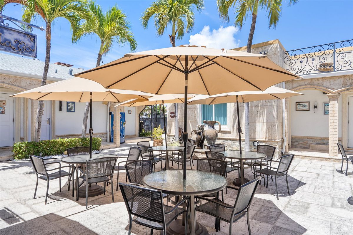 The courtyard under the umbrellas